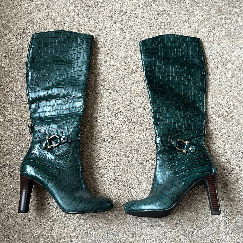 Knee High Boots Size 7.5 Green Leather Jones New York
